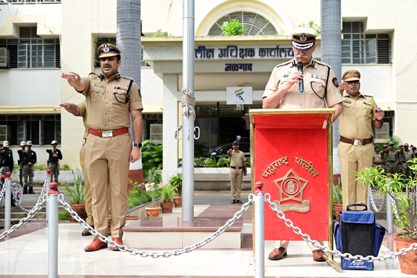 Image of लोहपुरुष मा. सरदार वल्लभ भाई पटेल यांच्या जयंती निमित्त "राष्ट्रीय एकता दिवस" च्या या पर्वावर आज दि. ३१/१०/२०२५ रोजी मा. श्री नवल बजाज अपर पोलीस महासंचालक, एटीएस, महाराष्ट्र राज्य यांच्या अध्यक्षतेत राष्ट्रीय एकतेची शपथ घेण्यात आली आणि लोहपुरुष मा. सरदार वल्लभ भाई पटेल यांना  श्रद्धांजलि अर्पण केली. 