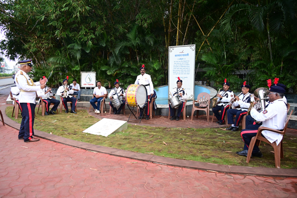 सरदार वल्लभभाई पटेल १५० वि जयंती निमित्त जळगाव पोलीस दल आयोजित "पोलीस बँड वाद्य सादरीकरण" कार्यक्रम राबविण्यात आला  Image of सरदार वल्लभभाई पटेल १५० वि जयंती निमित्त जळगाव पोलीस दल आयोजित "पोलीस बँड वाद्य सादरीकरण" कार्यक्रम राबविण्यात आला