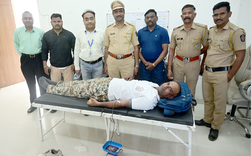 Initiative जळगाव जिल्हा पोलीस दलातर्फे वेळोवेळी रक्तदान शिबिर राबविण्यात आले या वेळी 250+बॅग रक्तदान करण्यात आले